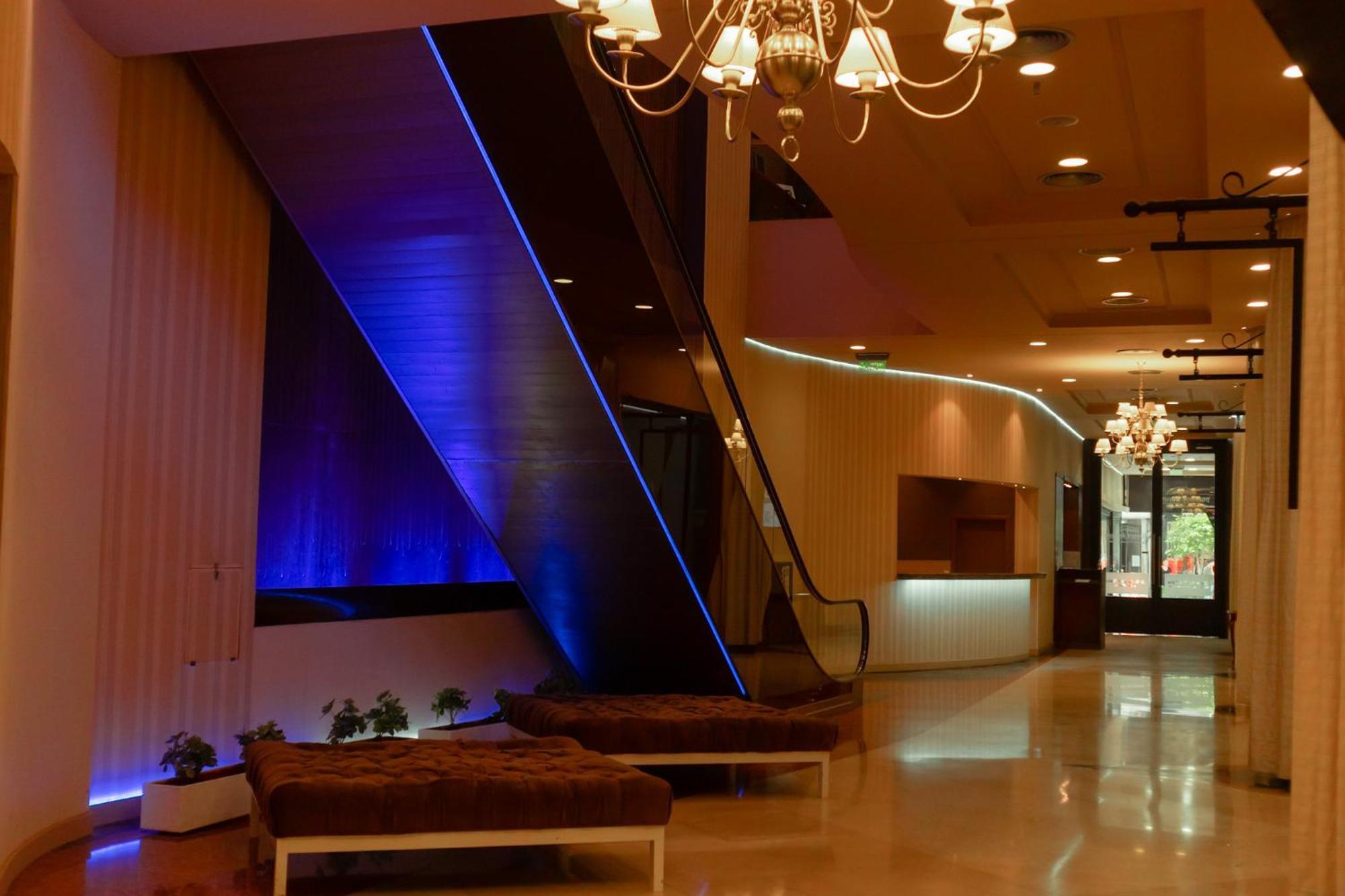 Howard Johnson Plaza By Wyndham Buenos Aires Florida Street Exterior photo