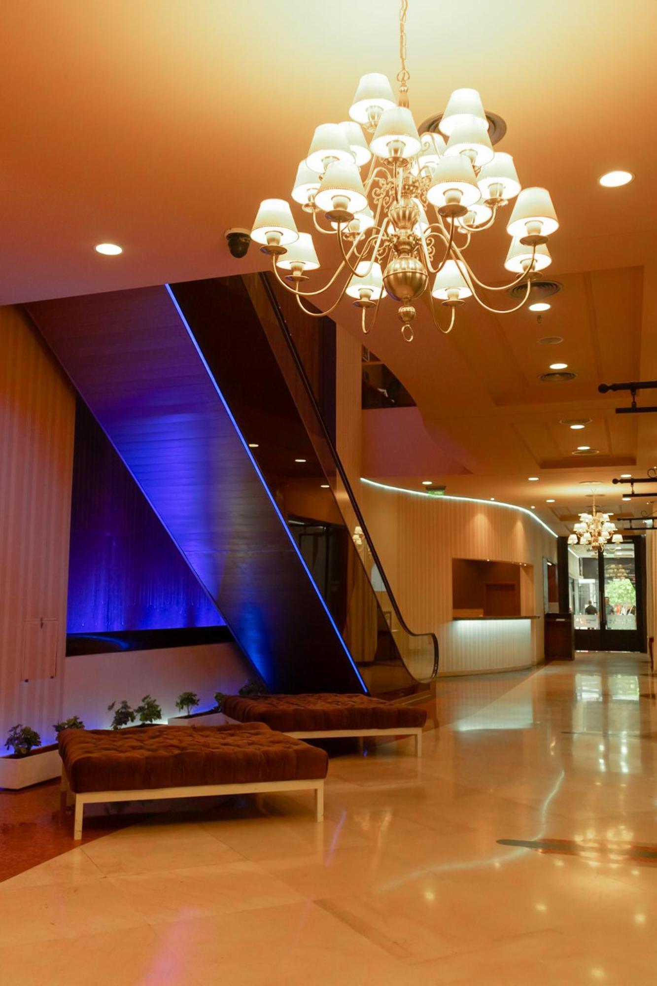 Howard Johnson Plaza By Wyndham Buenos Aires Florida Street Exterior photo